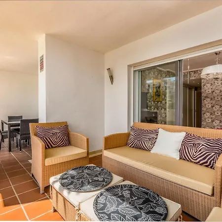 Апартаменты 2 Bedroom With Pool In The Heart Of Puerto Banus