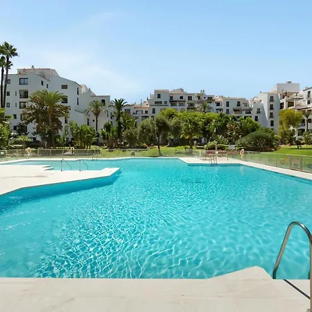 2 Bedroom With Pool In The Heart Of Puerto Banus * Марбелья
