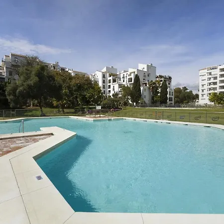 2 Bedroom With Pool In The Heart Of Puerto Banus Марбелья